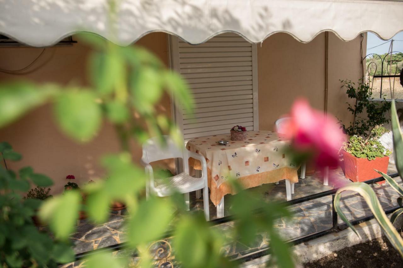 Golden Sun Rooms Pyrgi Thermis Exterior photo