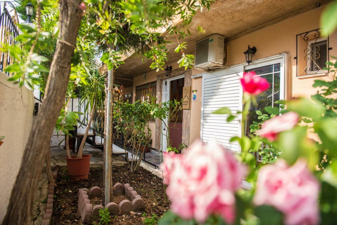 Golden Sun Rooms Pyrgi Thermis Exterior photo